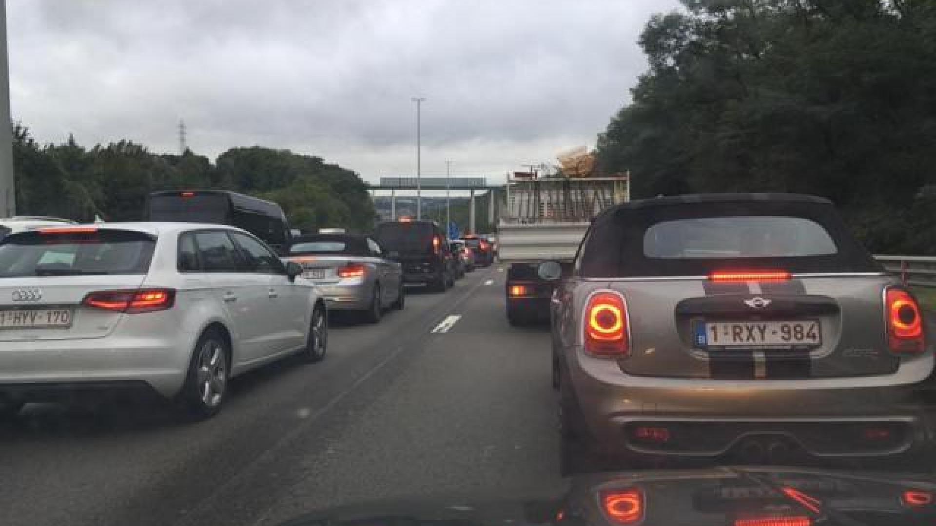Le travailleur liégeois, inséparable de sa voiture !