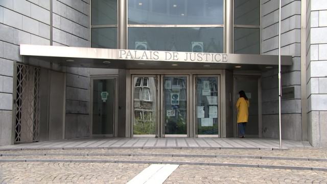 Des amendes pour non-respect du couvre-feu jugées irrecevables