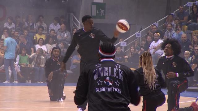 Les Harlem Globetrotters ont attiré un monde fou au Country Hall