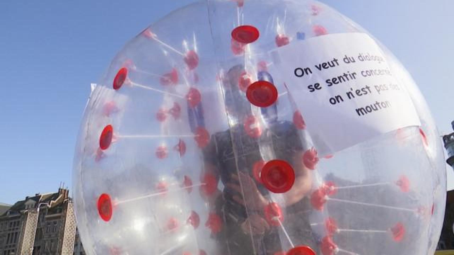 Les jeunes veulent sortir de leur bulle
