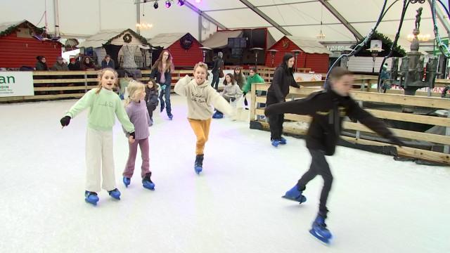 Les patinoires font le plein d'amateurs de glisse