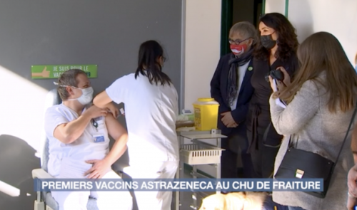 Les premiers vaccins Astrazeneca en milieu hospitalier