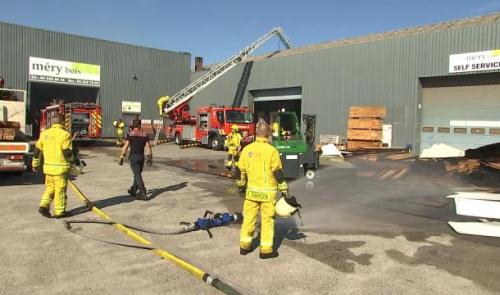 Liège : important incendie chez Mery-Bois
