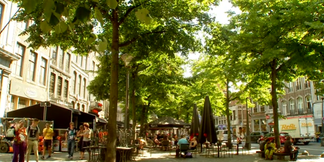 Liège : Place du Marché piétonne durant l'été