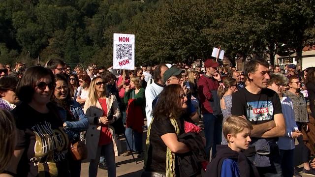 Liège: plus de 800 personnes manifestent contre le pass sanitaire 
