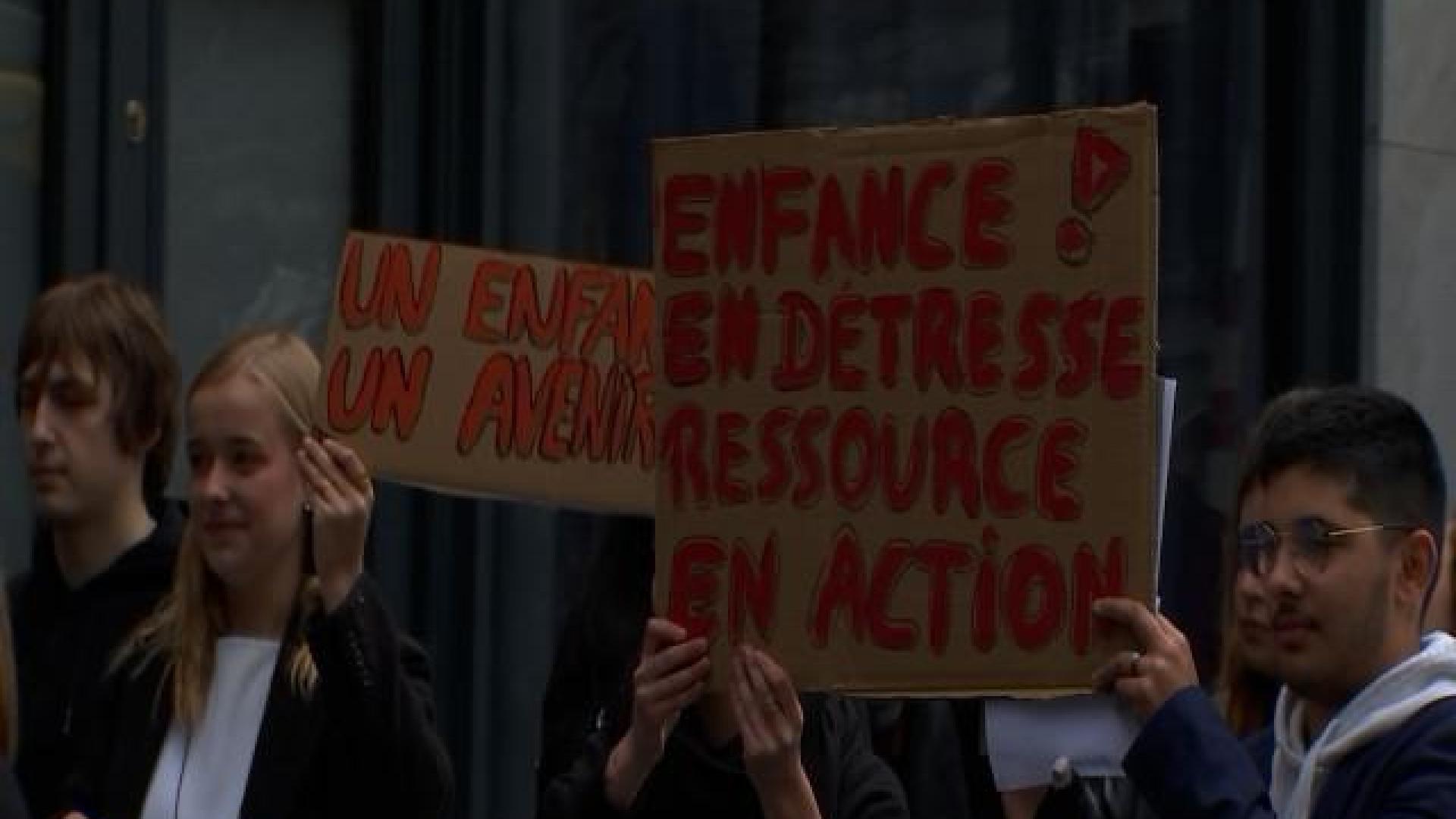 Manifestation pour l'aide à l'enfance à Liège