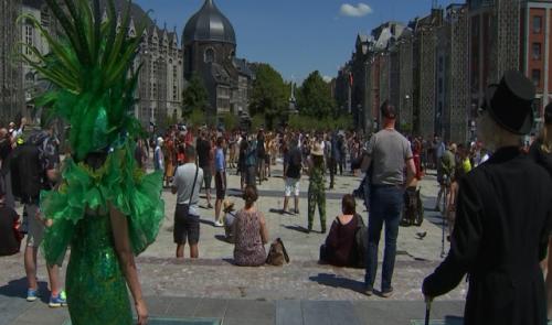 Manifestation silencieuse des artistes au centre de Liège 