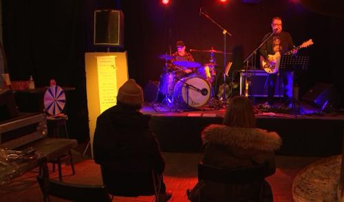 Manifestation Still standing for culture: un an de mesures de fermeture