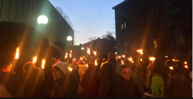 Marche aux flambeaux pour Hamid Babaei