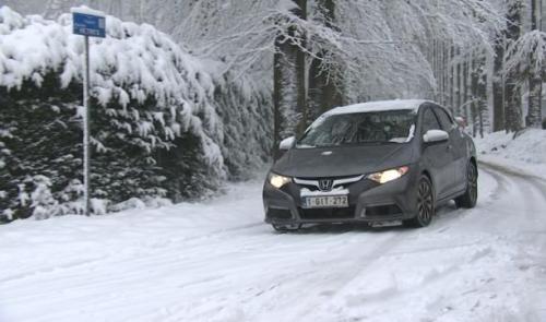 Conduite sur neige: comment s'y prendre ?