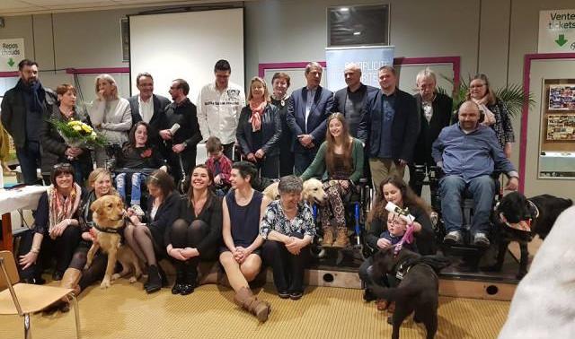 Os'mose : les maîtres handicapés ont reçu leur chien d'assistance 