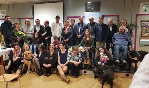 Os'mose : les maîtres handicapés ont reçu leur chien d'assistance 