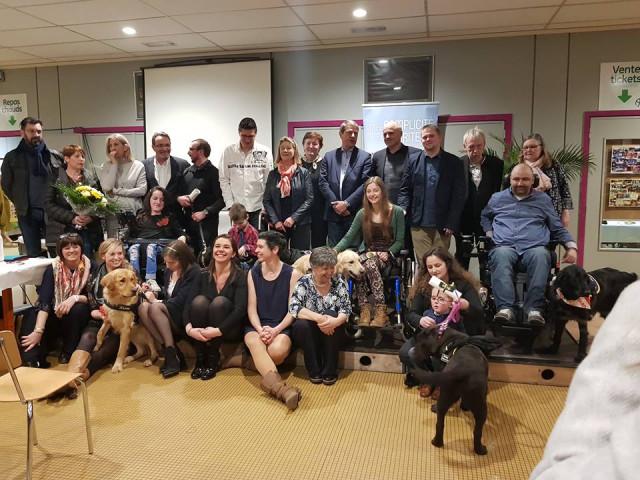 Os'mose : les maîtres handicapés ont reçu leur chien d'assistance 