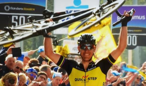 Philippe Gilbert, vainqueur magistral du Tour des Flandres (vidéo)