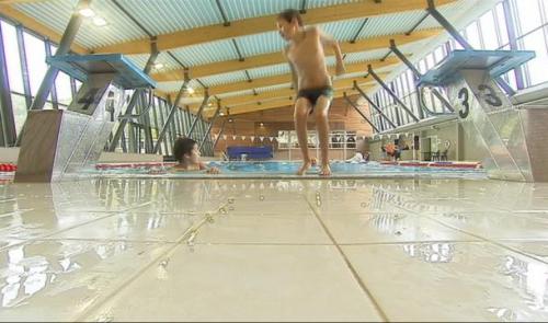 Premiers plongeons dans la piscine rénovée de Waremme ! 