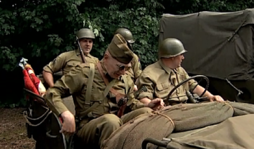 Reconstitution d'un camp militaire de la libération à Remicourt