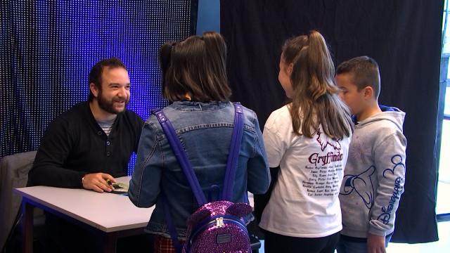 Rencontre avec la voix française d'Harry Potter, Kelyan Blanc, en visite à Liège