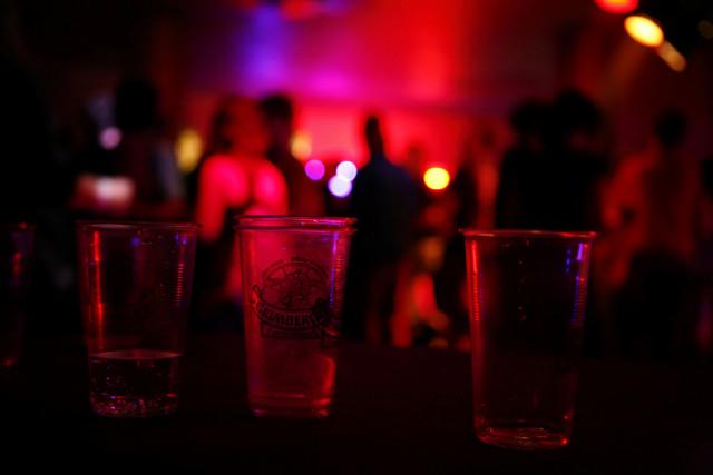 Réouverture des boîtes de nuit en France: le secteur belge déplore un manque de cohésion