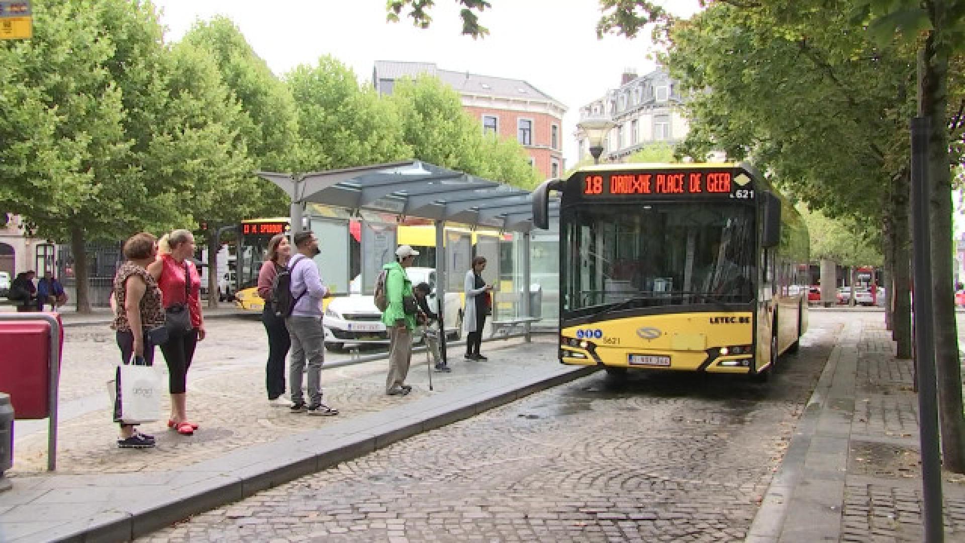 Retour à la gare des bus Léopold ! 