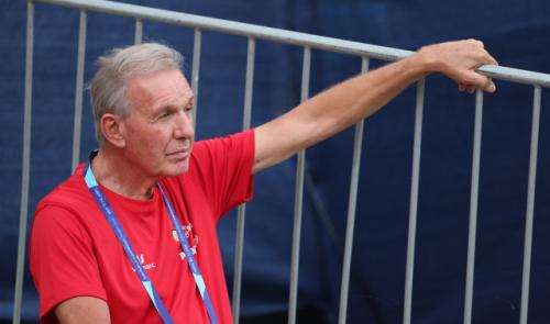 Roger Lespagnard vient à la rescousse de Thomas Carmoy