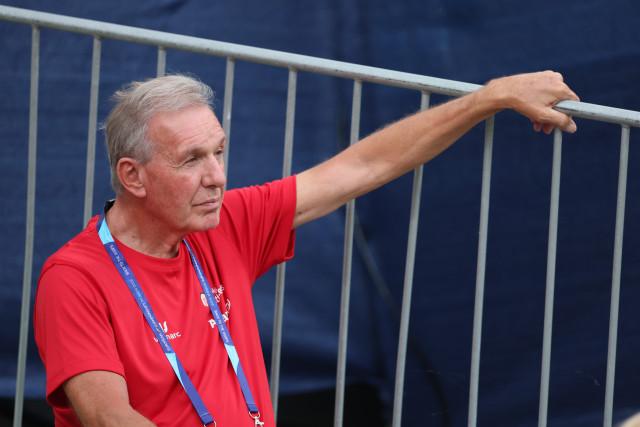 Roger Lespagnard vient à la rescousse de Thomas Carmoy