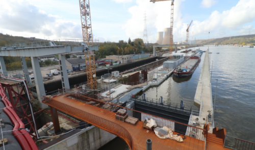 Site éclusier d’Ampsin-Neuville : les premiers tests et les premiers bateaux