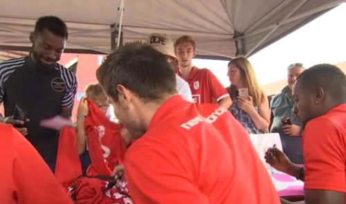 Standard : Fan Day et entraînement exigeant 