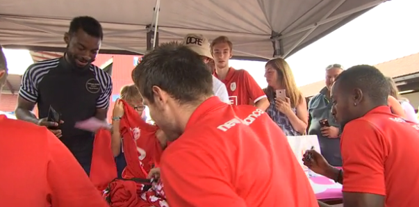 Standard : Fan Day et entraînement exigeant 