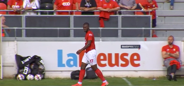 Standard: Oulare à l'infirmerie pour au moins une semaine