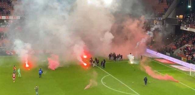 Standard : tribunes fermées et arrêt de la vente de tickets à domicile