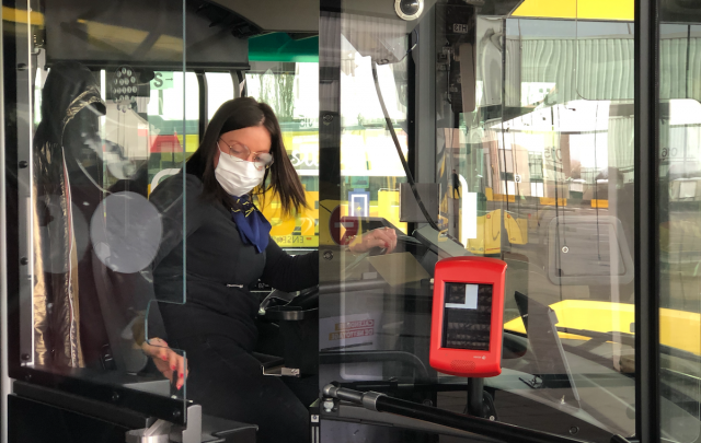 TEC : dès le 4 avril, on remonte par la porte avant dans certains bus 