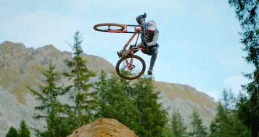 Thomas Genon, à vélo dans les airs !
