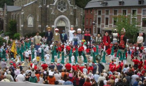 Tilff : rassemblement des Géants et festival de la Marionnette