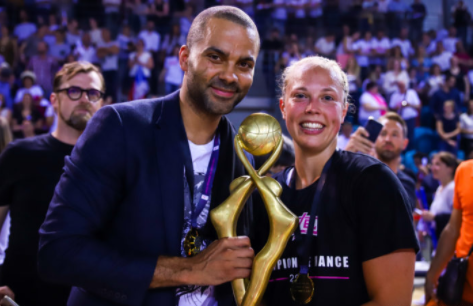 Tony Parker ravi du retour de Julie Allemand à Lyon  