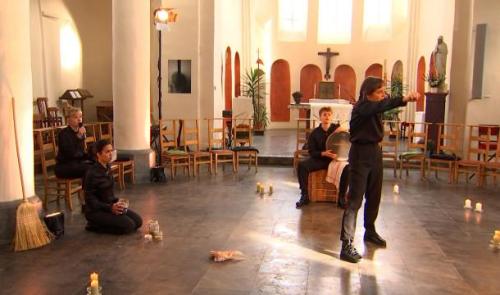 Toussaint dans l'Eglise d'Ocquier : hommage aux macrales brulées