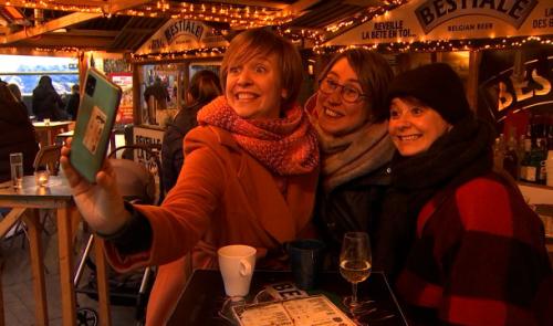 Trois amies  - Isabelle Hauben, Manon Lepomme et Isabelle Innocente - fêtent le 31 décembre au Forum 