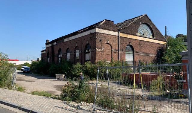 Un bâtiment de l'ancien marché couvert d'Amercoeur a été la proie des flammes lundi soir