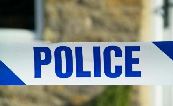 Coups de couteau mortels à Huy. Deux personnes inculpées