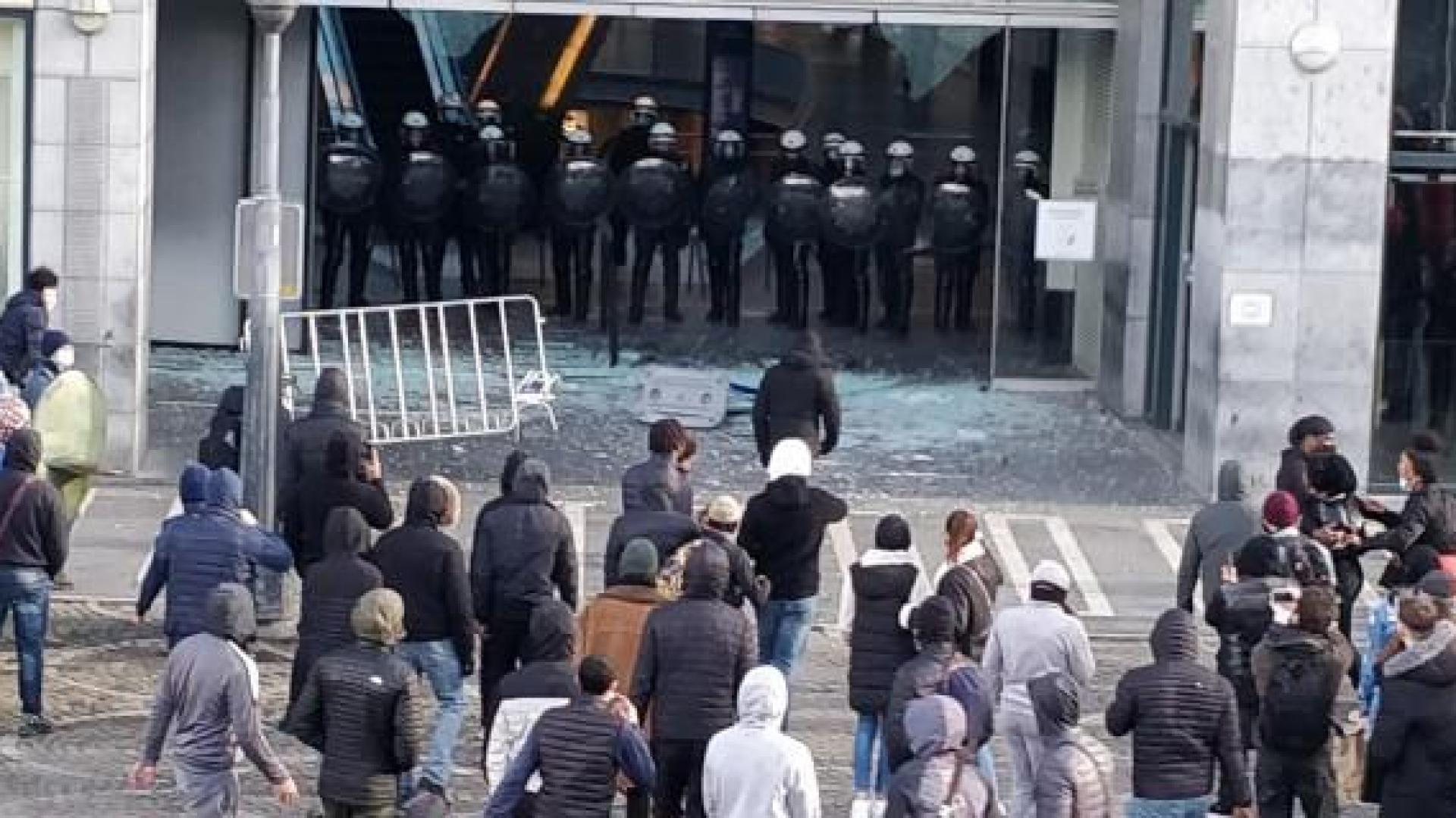 Emeutes de Liège: un prévenu voulait sensibiliser les policiers en leur jetant des pavés