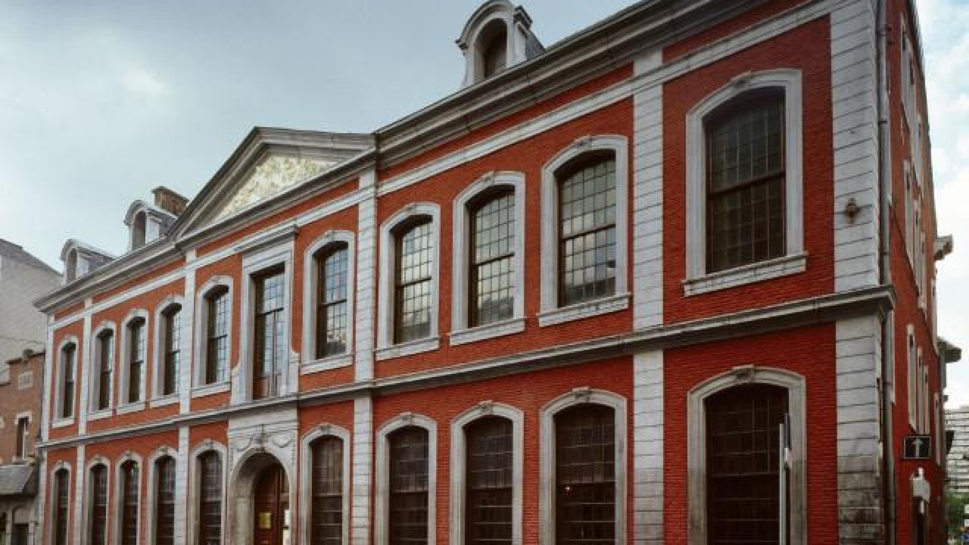 Un moulin, un abri anti atomique, un hôtel du XVIIIe siècle, une ancienne salle de cinéma...et un des plus beaux villages wallons