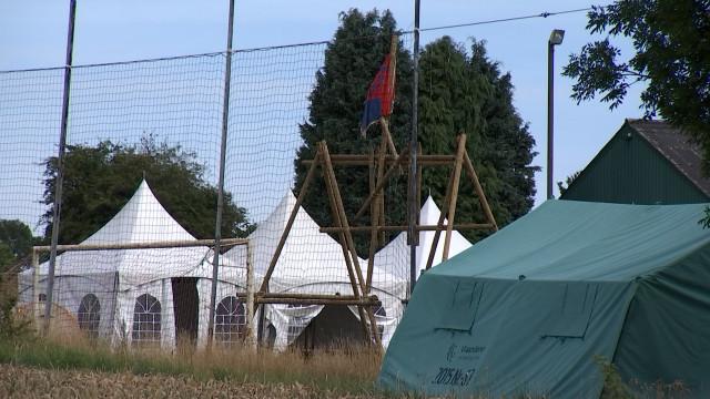 Un mouvement de jeunesse volé et ciblé par des jets de pétards à Tinlot