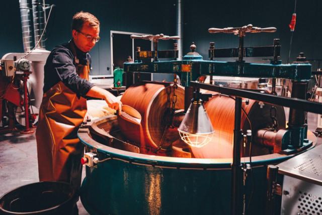 Un planteur de cacao brésilien chez le chocolatier Nihant