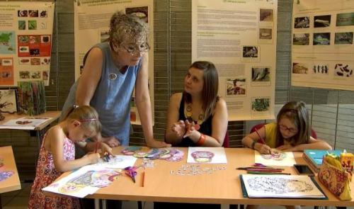 Un stage plume-papier-ciseau pour petits et grands