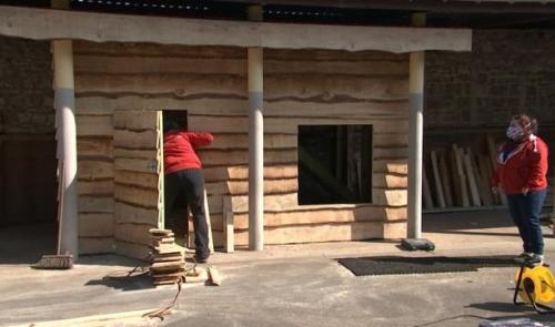 Une cabane en bois pour les Faucons rouges de Wanze