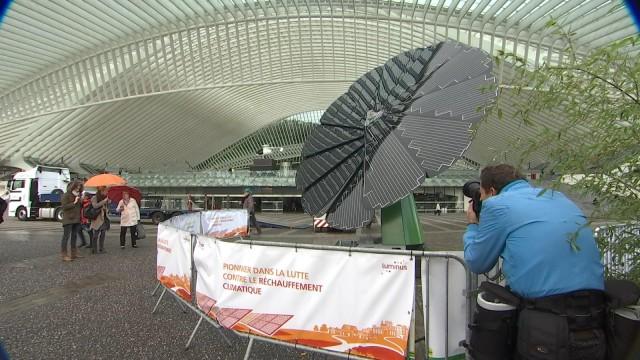 Une fleur géante et photovoltaÍ¯que aux Guillemins 
