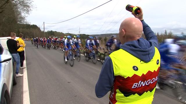 Une journée dans la peau d'un soigneur sur Liège-Bastogne-Liège