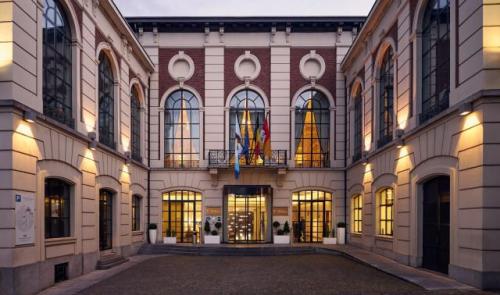 Une lockdown party dans une chambre d'hôtel à Liège