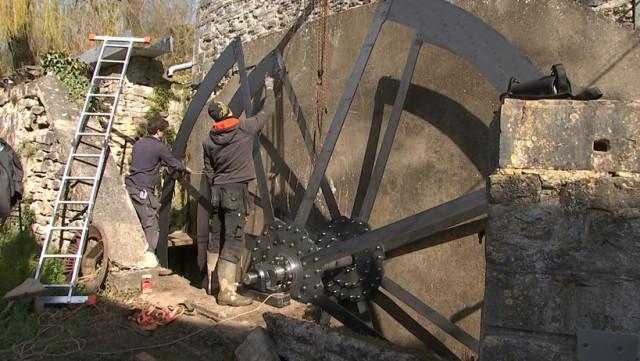 Une nouvelle roue pour le Moulin de Ferrières