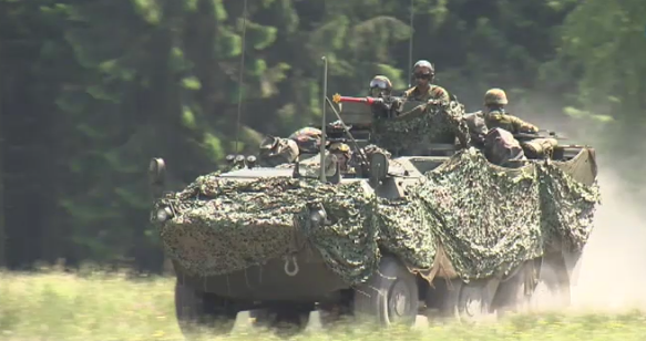 Voir sans être vus : manoeuvres militaires du côté de Hannut
