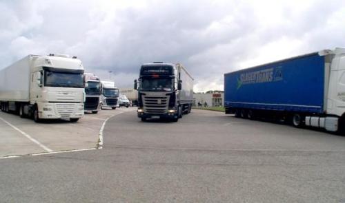 Waremme : aire d'autoroute interdite aux camions